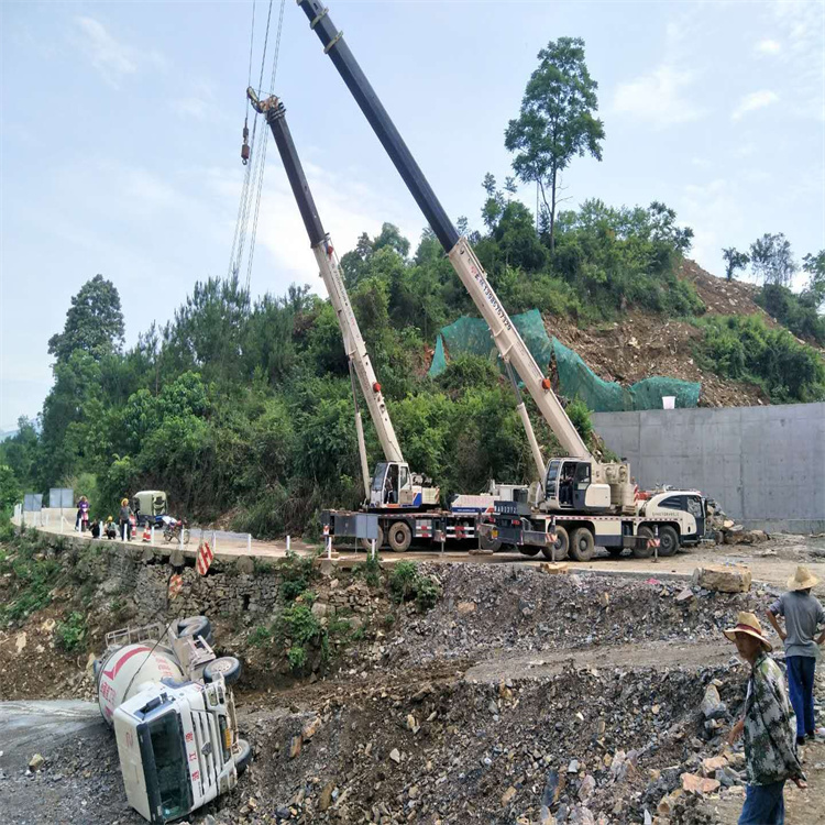 昌乐汽车掉沟里叫吊车救援要多少钱
